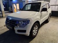 Gebraucht Mitsubishi Pajero Edition 200 PS (147 kW) 2015 Weiß SUV