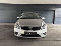 Gebraucht Kia Ceed Vision 90 PS (66 kW) 2011 Grau Kleinwagen