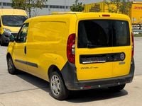Gebraucht Fiat Doblò Basis 95 PS (69 kW) 2018 Gelb Van / Kleinbus