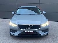 Gebraucht Volvo V60 Core 197 PS (144 kW) 2025 Grau Kombi