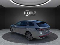 Gebraucht VW Passat R-line 193 PS (141 kW) 2025 Grau Kombi