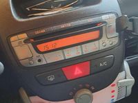 Gebraucht Peugeot 107 68 PS (50 kW) 2012 Grau Kleinwagen