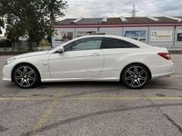 Gebraucht Mercedes E350 AMG line 306 PS (225 kW) 2011 Weiß Coupé