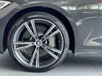 gebraucht BMW 330e xDrive M-Lenkrad *LASER*Pano*360*StHz*ACC*19