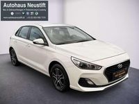 Gebraucht Hyundai i30 99 PS (72 kW) 2019 Weiß Limousine