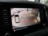 gebraucht Skoda Karoq CLEVER 4x4 20 TDI DSG *LED & FLA/ NAVI / KAMER...