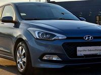 Gebraucht Hyundai i20 GO! 83 PS (61 kW) 2017 Blau Limousine