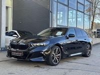 Gebraucht BMW 520 M Sport 208 PS (152 kW) 2025 Saphirschwarz Kombi