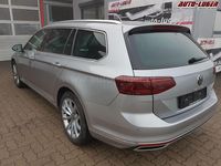 Gebraucht VW Passat Elegance 200 PS (147 kW) 2024 Pyrit silber Kombi