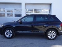 Gebraucht VW Tiguan Life 150 PS (110 kW) 2021 Schwarz  metallicperleffektno SUV