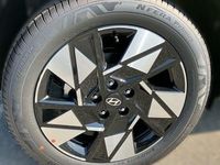 Gebraucht Hyundai Kona GO! 94 PS (69 kW) 2024 Rot SUV