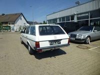 Gebraucht Mercedes 300 88 PS (64 kW) 1982 Weiß Limousine