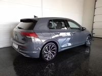 Gebraucht VW Golf VIII Active 150 PS (110 kW) 2022 Delfingraumet. Limousine