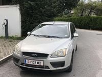 Gebraucht Ford Focus Trend+ 90 PS (66 kW) 2007 Silber Kombi