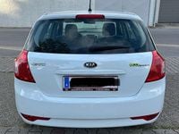 Gebraucht Kia Ceed 90 PS (66 kW) 2012 Weiß Kleinwagen