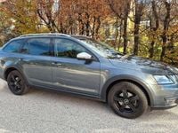 Gebraucht Skoda Octavia Scout 150 PS (110 kW) 2018 Grau Kombi