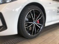 Gebraucht BMW 320 M Sport 190 PS (139 kW) 2023 Alpinweiß Limousine