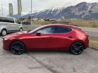 Neu Mazda 3 Homura-Line 140 PS (102 kW) 2025 Rot Limousine