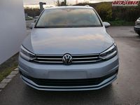 Neu VW Touran Comfortline 150 PS (110 kW) 2025 Oyster silver metallic Van / Kleinbus