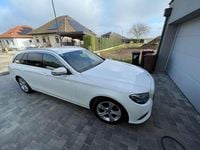 Gebraucht Mercedes E220 Avantgarde 194 PS (142 kW) 2019 Weiß Kombi