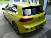 Gebraucht VW Golf VIII Life 115 PS (84 kW) 2022 Mittelgelb  metallic Limousine
