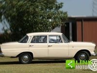 Gebraucht Mercedes 200 55 PS (40 kW) 1967 Weiß Limousine