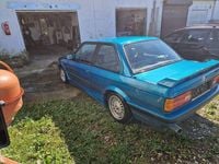 Gebraucht BMW 318 136 PS (100 kW) 1989 Blau Limousine