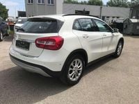 Gebraucht Mercedes GLA200 136 PS (100 kW) 2016 Weiß SUV