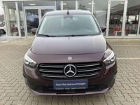 Gebraucht Mercedes T180 116 PS (85 kW) 2022 Rot Van / Kleinbus