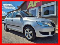 Gebraucht Skoda Fabia Active 60 PS (44 kW) 2014 Silber Kleinwagen