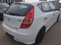 gebraucht Hyundai i30 16 CRDi Comfort DPF