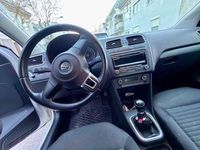Gebraucht VW Polo 60 PS (44 kW) 2012 Weiß Kleinwagen