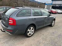 gebraucht Skoda Octavia Combi Scout 2,0 TDI PD DPF 4x4 Unfall !!! EXPORT