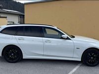 Gebraucht BMW 330e M Sport 184 PS (135 kW) 2023 Weiß Kombi