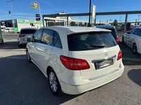 Gebraucht Mercedes B200 156 PS (114 kW) 2012 Weiß Van / Kleinbus