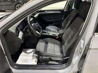 Gebraucht VW Passat 150 PS (110 kW) 2023 Grau Kombi