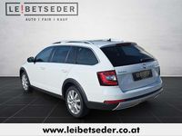 Gebraucht Skoda Octavia Scout 184 PS (135 kW) 2017 Weiß Kombi