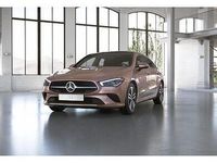 Gebraucht Mercedes CLA200 Shooting Brake 150 PS (110 kW) 2023 Roségold Kombi