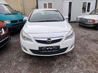 Gebraucht Opel Astra Edition 120 PS (88 kW) 2011 Weiß Kleinwagen