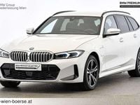 Gebraucht BMW 330e Efficient Dynamics 292 PS (214 kW) 2024 Weiß Kombi
