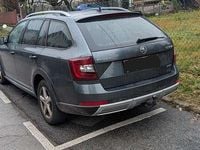 Gebraucht Skoda Octavia Scout 150 PS (110 kW) 2017 Grau Kombi