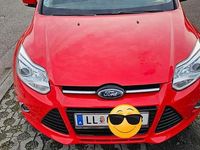 Gebraucht Ford Focus Titanium 125 PS (91 kW) 2014 Rot Limousine