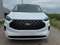 Gebraucht Ford Tourneo Titanium 150 PS (110 kW) 2024 Weiß Van / Kleinbus