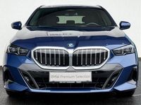 Gebraucht BMW 520 Shadowline 197 PS (144 kW) 2025 Phytonicblau Kombi