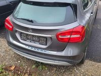 Gebraucht Mercedes GLA180 Edition 109 PS (80 kW) 2015 Grau SUV