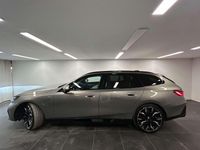 Gebraucht BMW 550e M Sport 489 PS (359 kW) 2025 Grau Kombi