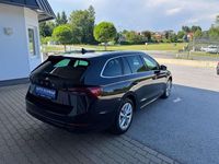 gebraucht Skoda Octavia Combi Style TDI DSG *AHVNAVILED*