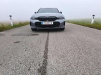 Gebraucht BMW 330e 299 PS (219 kW) 2025 Grau Kombi
