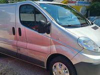 Gebraucht Renault Trafic 90 PS (66 kW) 2013 Silber Van / Kleinbus