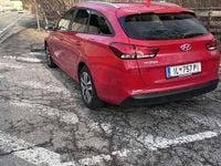 Gebraucht Hyundai i30 116 PS (85 kW) 2019 Rot Kombi